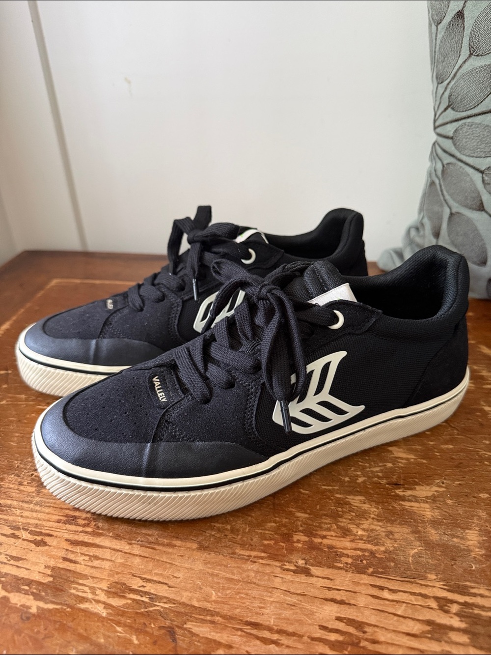 Cariuma Vallely Skate Black Suede Cordura Ivory Logo Sneaker Unisex